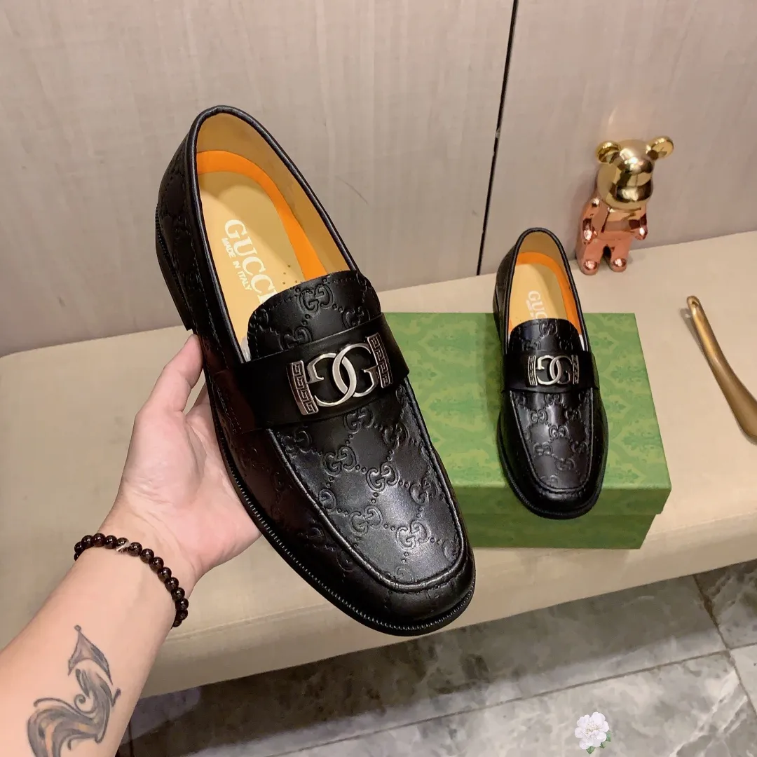 Men's Leather Shoes Men's Shoes 💰480💰💰🎩🎩 [Lightning] [Lightning] "Gucci*" The latest and most popular casual business leather shoes, top brand [Seduce] luxury ~ purchasing agent, top quality ~. [Strong] The upper is made of imported breathable cowhide with matching material ➕ breathable cowhide feet (•) and fine workmanship. The original stylish and stylish soft rubber wear-resistant and non-slip outsole is light and comfortable on the feet. The real thing looks better when taken in real life. 309: code: 38-44, can be customized to 45